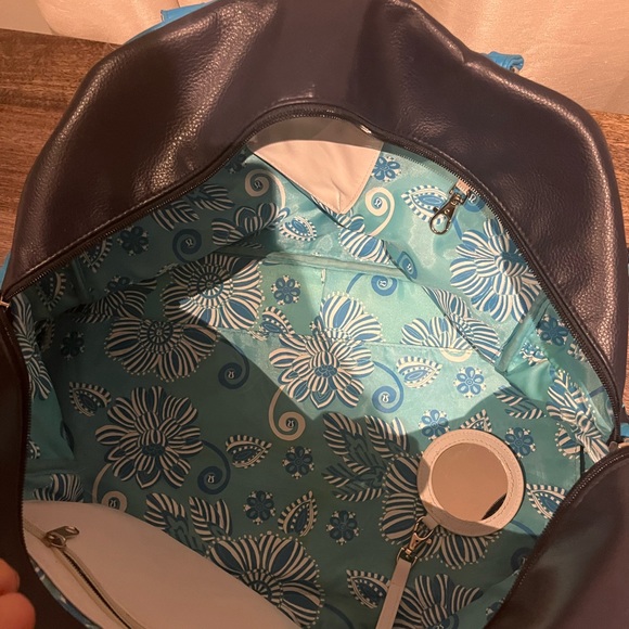 Vintage Lululemon Duffel Bag - Picture 5 of 6